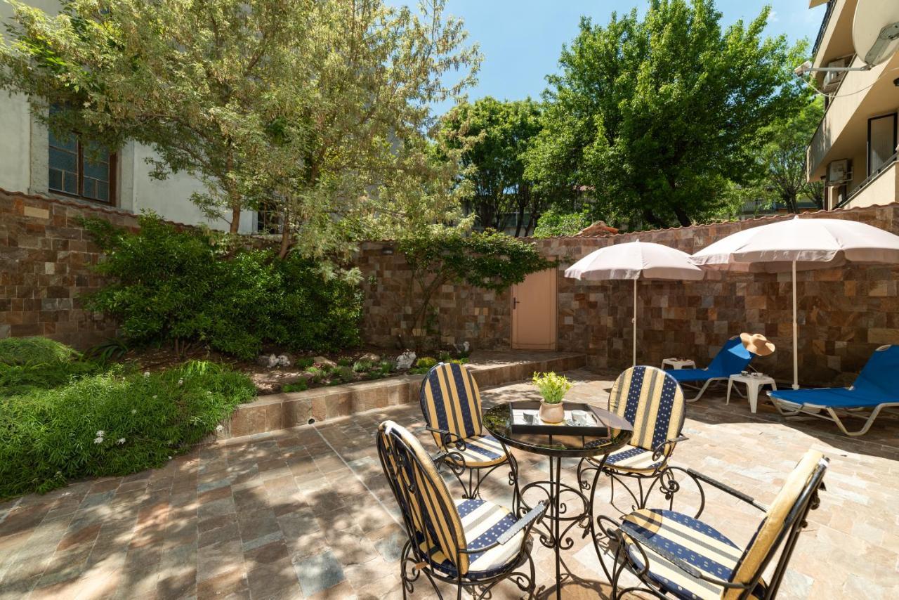 Deluxe And Central Garden Apartment Varna Exterior photo